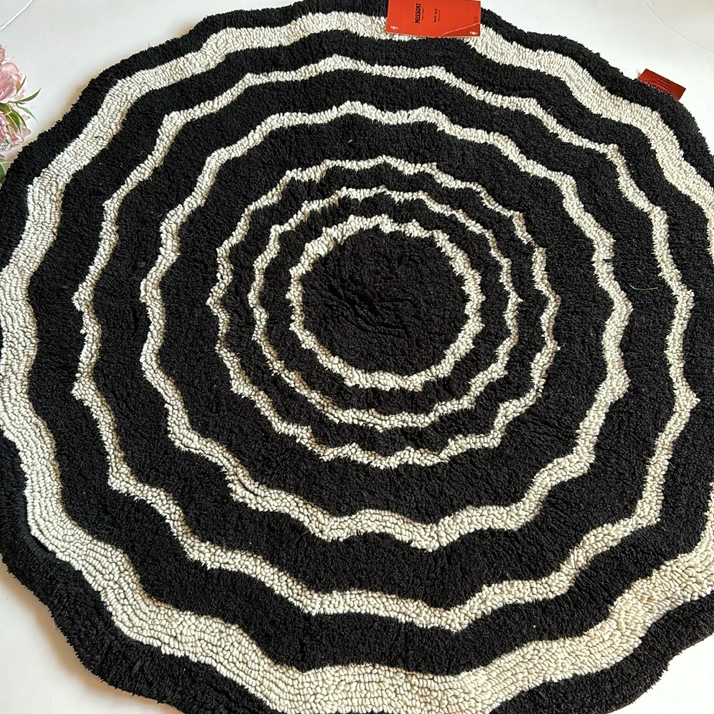 Missoni for Target Famiglia Wavy Bath Rug Black and White MISSONI 2011 Rare
